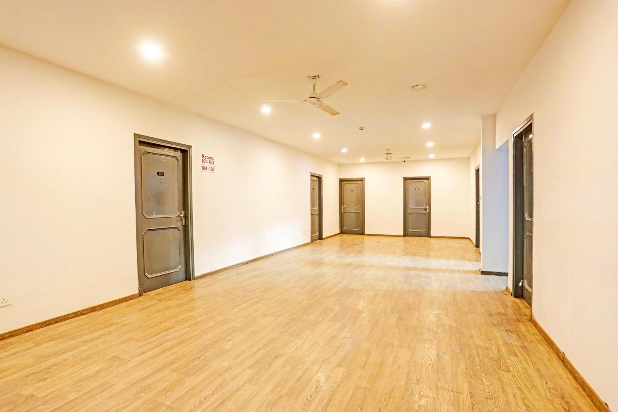 Super Townhouse Vijay Khand Gomti Nagar Lucknow Exterior foto